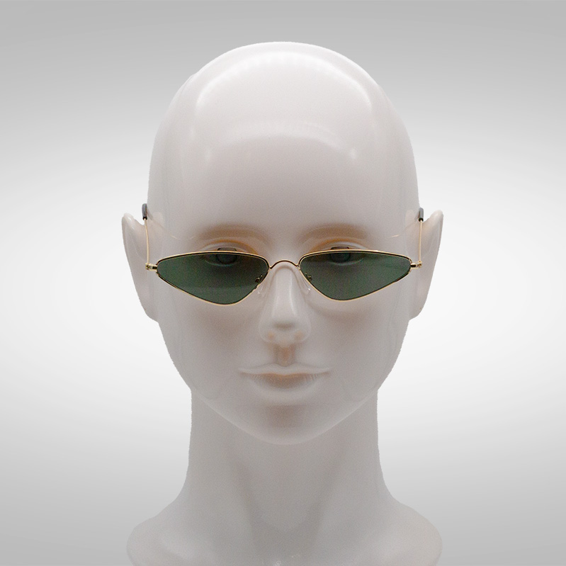 Schnelle Sonnenbrille Goldrunner in Grün auf Kopf