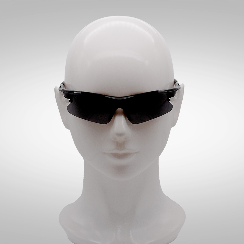 Schnelle Brille Uptempo Cycler in Schwarz auf Kopf